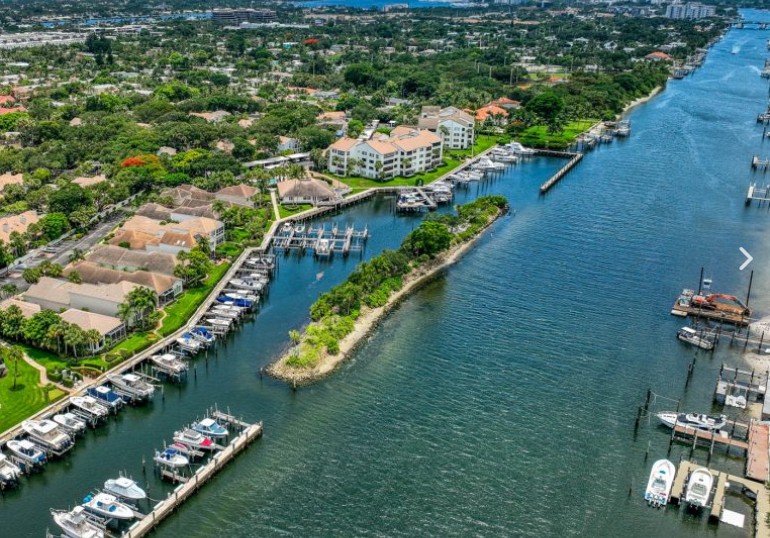 Oak Harbour Marina