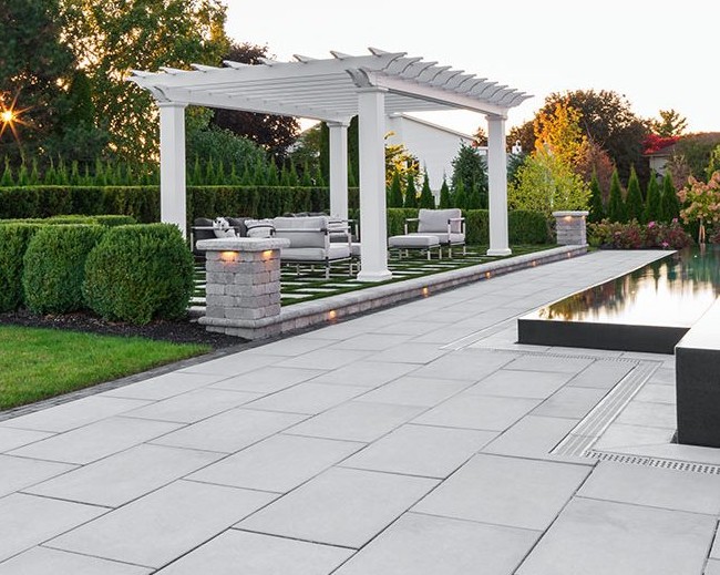 Elegant Outdoor Entertaining Space